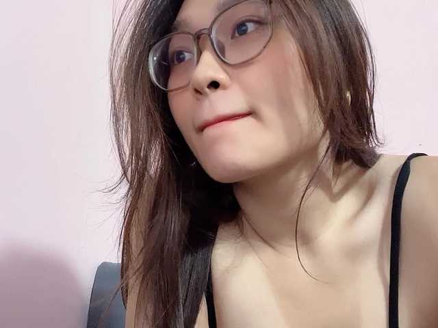 Selena295 live cam on BongaCams