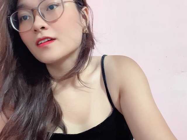 Selena295 live cam on BongaCams