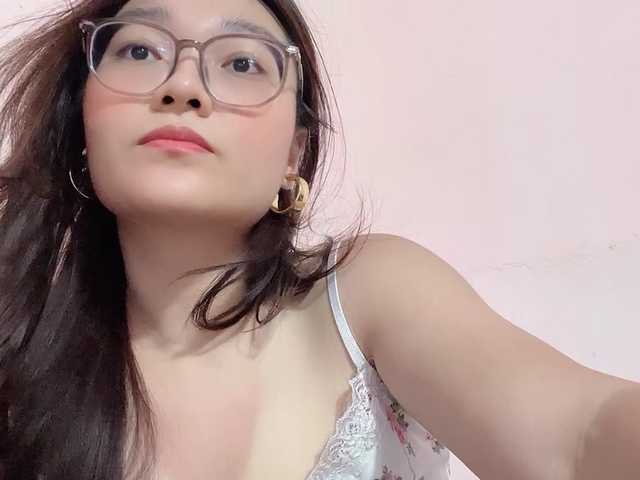 Selena295 live cam on BongaCams