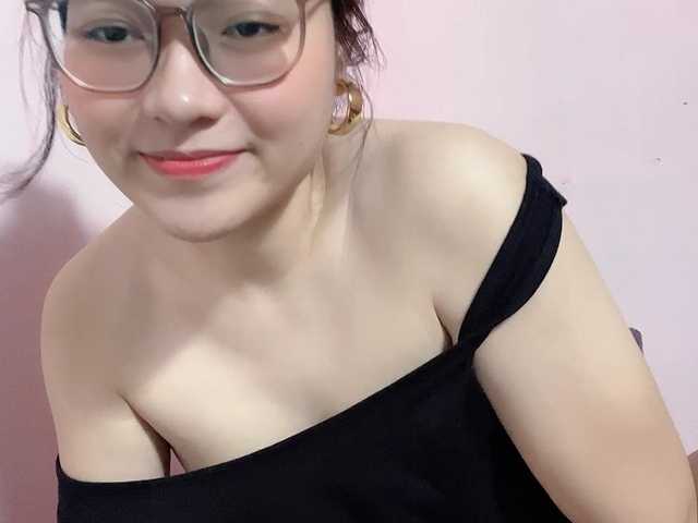 Selena295 live webcam show
