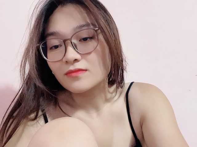 Selena295 live cam on BongaCams
