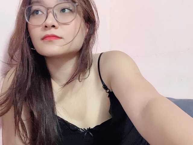 Selena295 live cam on BongaCams