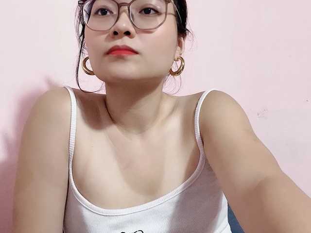 Selena295 live cam on BongaCams
