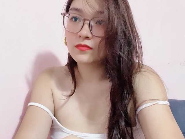 Selena295 live cam on BongaCams