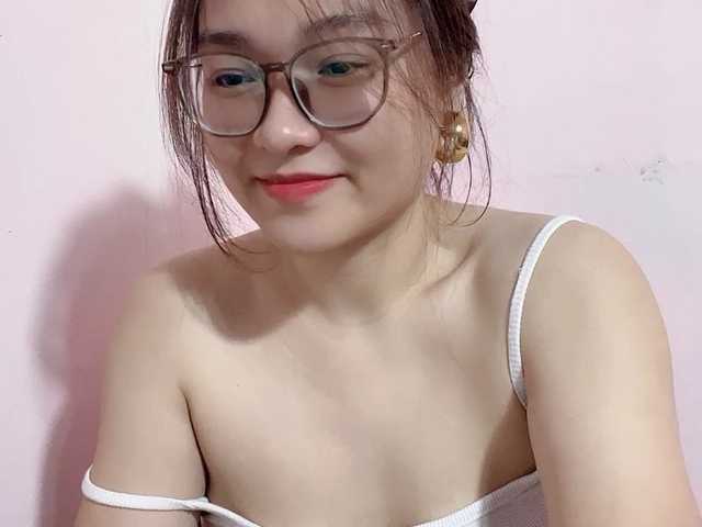 Selena295 live webcam show