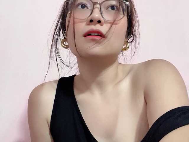 Selena295 live cam on BongaCams
