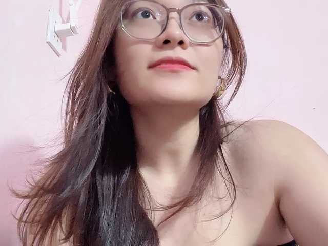 Selena295 live cam on BongaCams