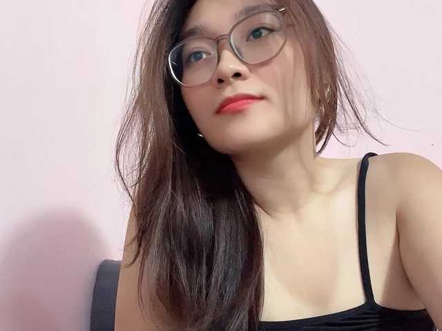 Selena295 live cam on BongaCams