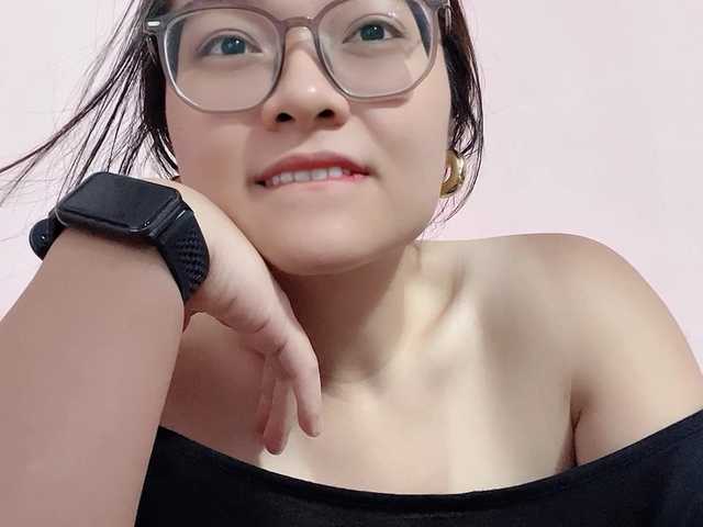 Selena295 live cam on BongaCams