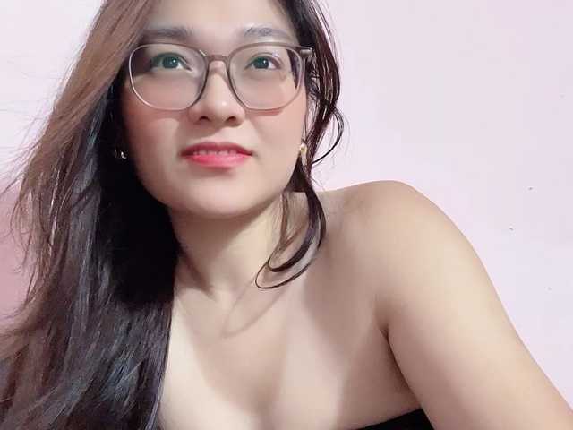Selena295 live cam on BongaCams