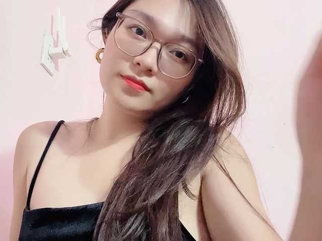 Selena295 live cam on BongaCams