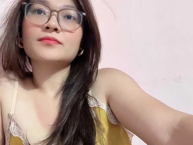 Selena295 live cam on BongaCams