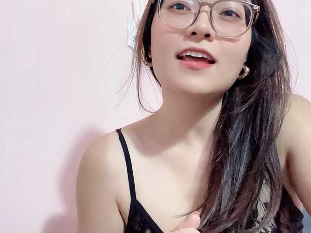 Selena295 live cam on BongaCams