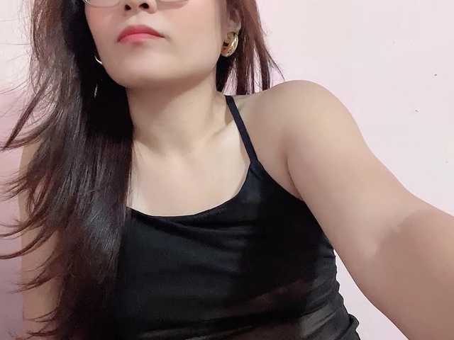 Selena295 live cam on BongaCams