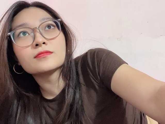 Selena295 live cam on BongaCams