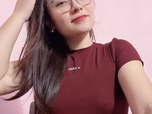 Selena295 live cam on BongaCams