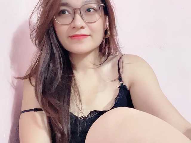 Selena295 live cam on BongaCams