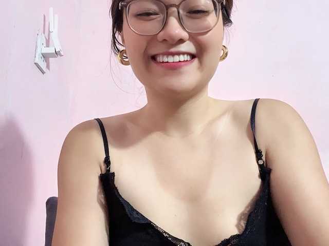 Selena295 live cam on BongaCams