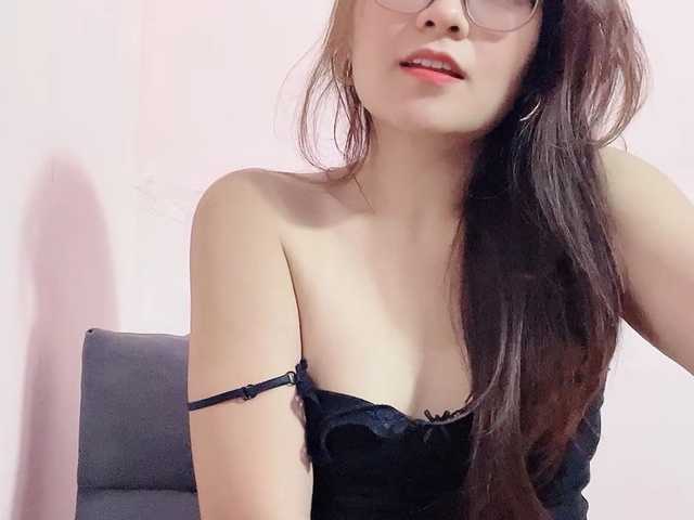 Selena295 live cam on BongaCams