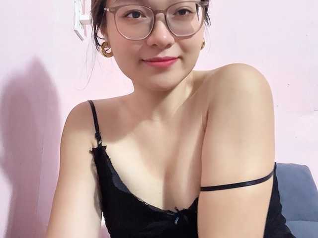 Selena295 live cam on BongaCams