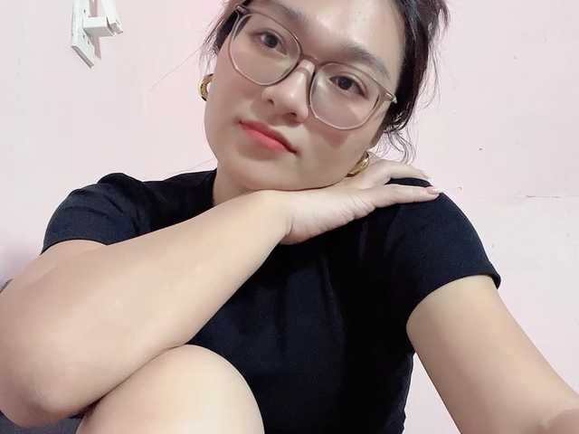 Selena295 live cam on BongaCams