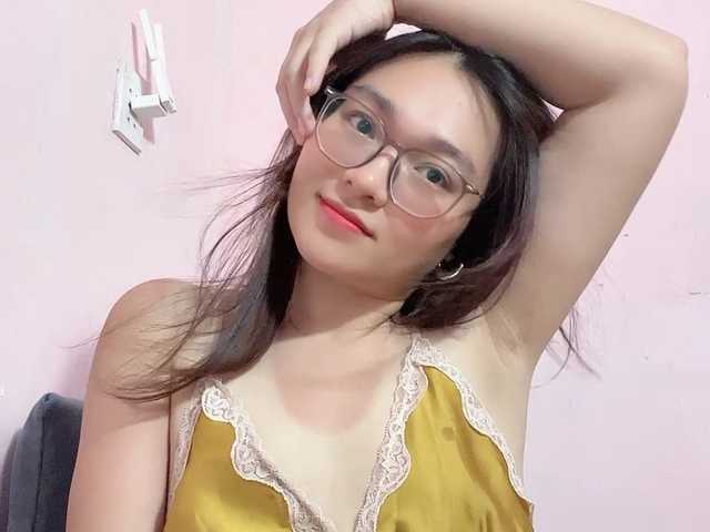 Selena295 live cam on BongaCams