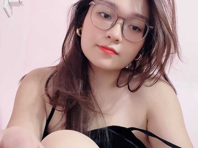 Selena295 live cam on BongaCams