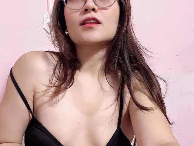 Selena295 live cam on BongaCams