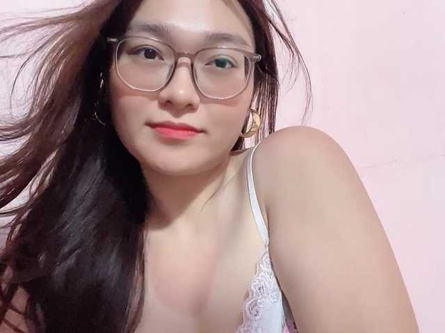 Selena295 live cam on BongaCams