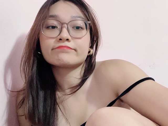 Selena295 live cam on BongaCams