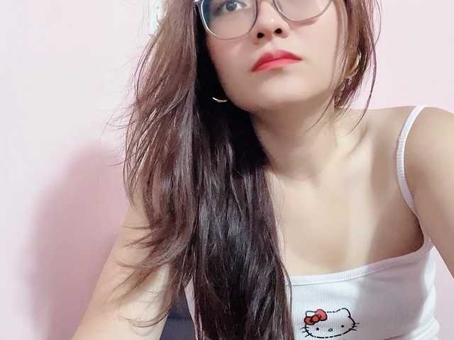 Selena295 live cam on BongaCams