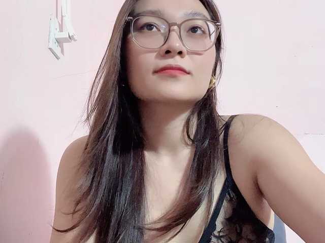 Selena295 live cam on BongaCams
