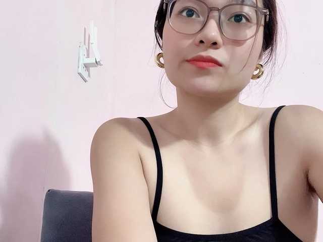 Selena295 live cam on BongaCams