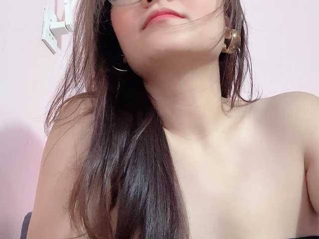Selena295 live cam on BongaCams