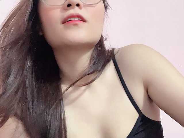 Selena295 live cam on BongaCams