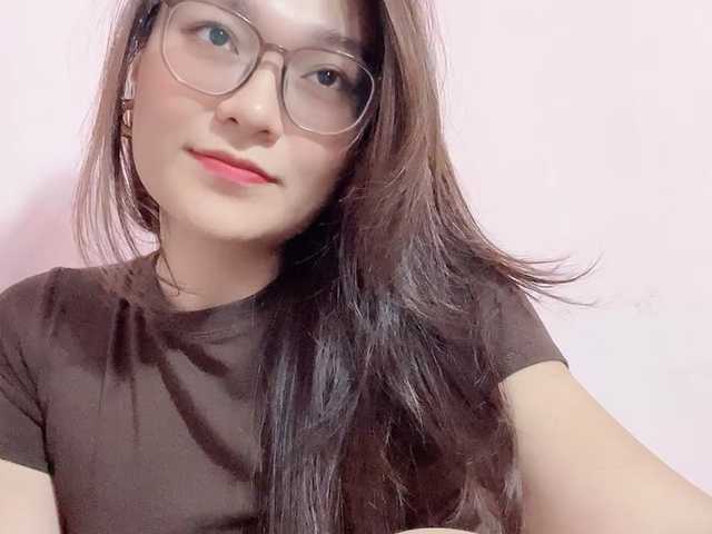Selena295 live cam on BongaCams