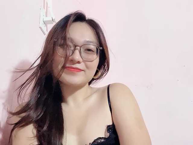Selena295 live cam on BongaCams