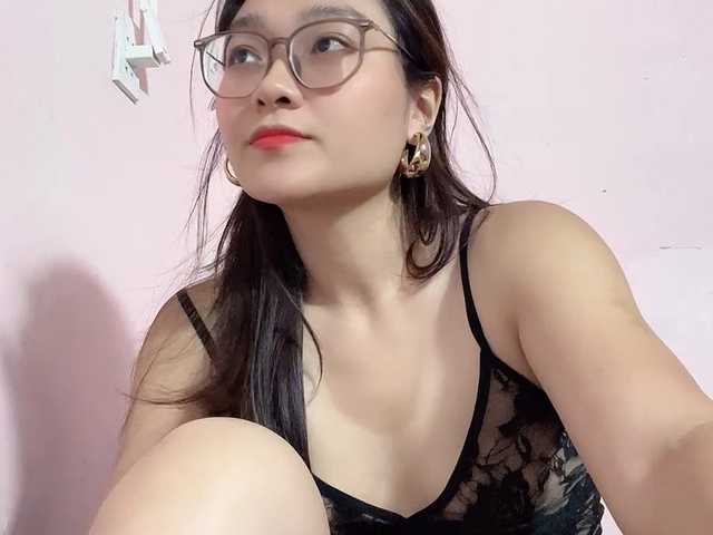 Selena295 live cam on BongaCams