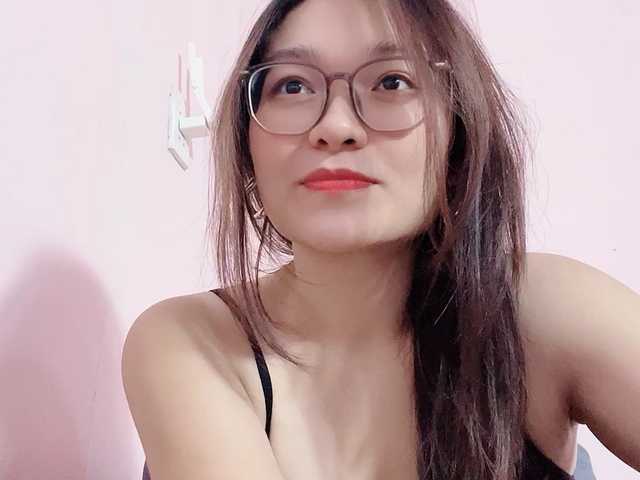 Selena295 live cam on BongaCams