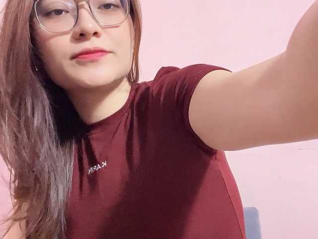 Selena295 live cam on BongaCams