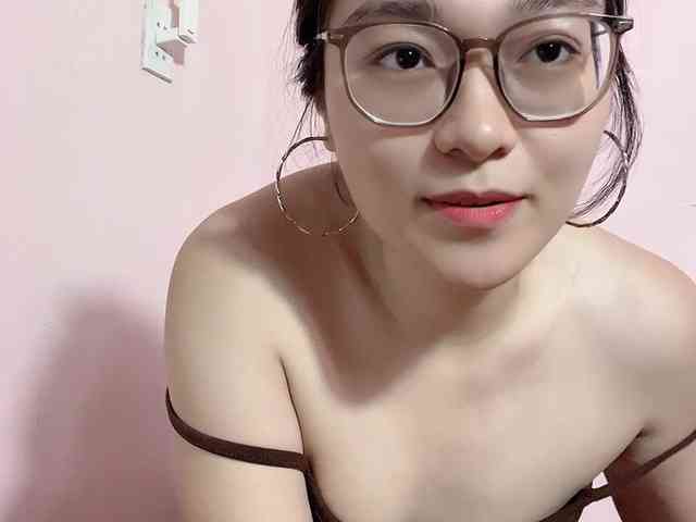 Selena295 Live Webcam on BongaCams