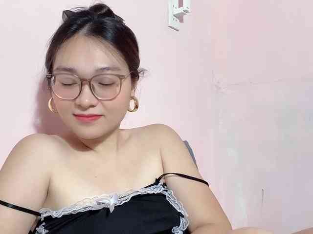 Selena295 Live Webcam on BongaCams