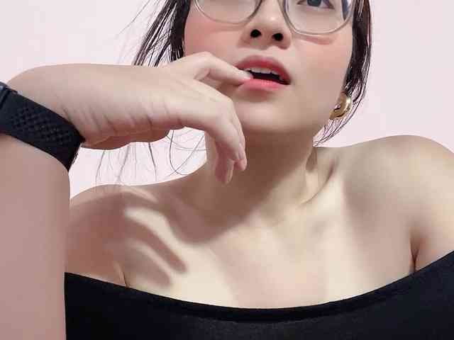 Selena295 webcam