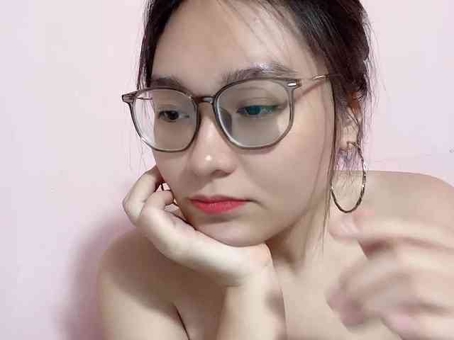 Selena295 Live Webcam on BongaCams
