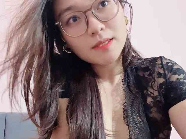 Model: Selena295