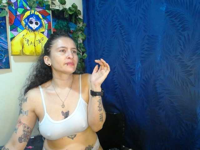 leyla-hot live cam on BongaCams