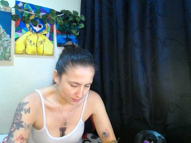 leyla-hot live cam on BongaCams