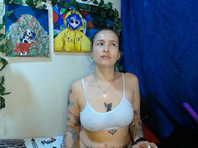 Leyla-hot