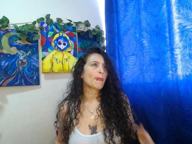 leyla-hot live cam on BongaCams