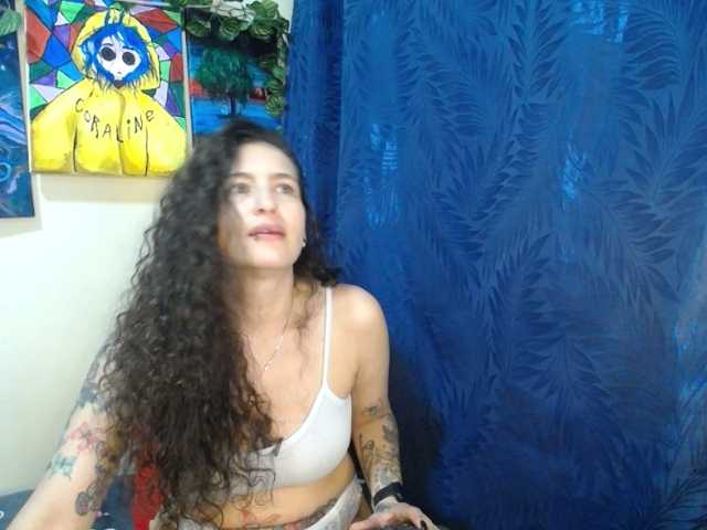 leyla-hot live cam on BongaCams